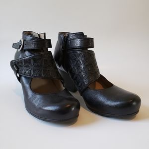 Miz Moos black leather heels